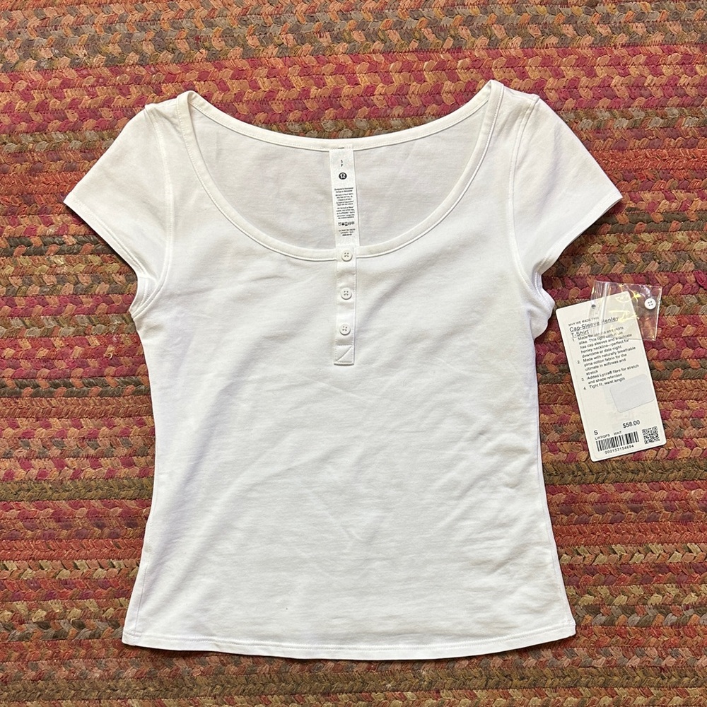 NWT LULULEMON WHITE CAP SLEEVE HENLEY T SHIRT